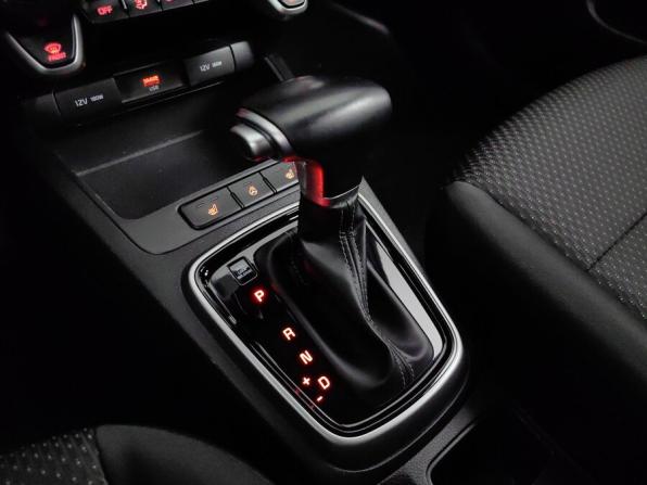 Kia Rio IV Рестайлинг с пробегом 2021 года, цена 1 780 000 рублей, 71000 км, хэтчбек, Автокод Объявления