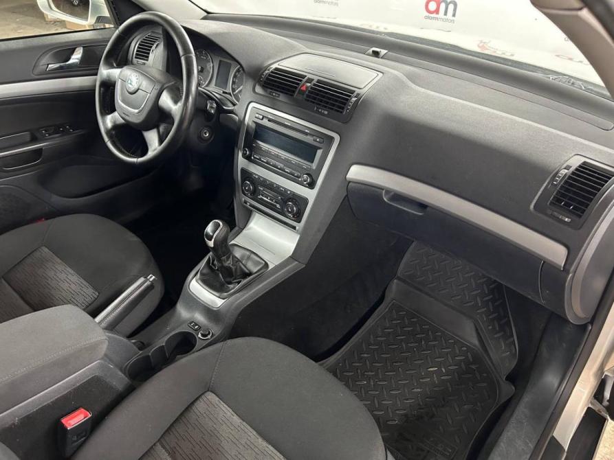 Skoda Octavia II (A5) Рестайлинг Санкт-Петербург  - изображение 12