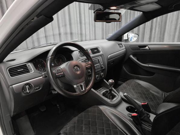 Volkswagen Jetta VI с пробегом 2014 года, цена 670 000 рублей, 227205 км, седан, Автокод Объявления