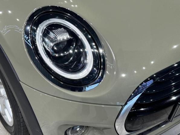 Mini Hatch III (F55/F56) Рестайлинг с пробегом 2020 года, цена 2 450 000 рублей, 28450 км, хэтчбек, Автокод Объявления