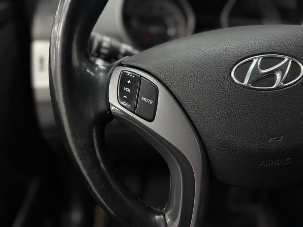Hyundai Elantra V (MD) Рестайлинг с пробегом 2015 года, цена 1 350 000 рублей, 110000 км, седан, Автокод Объявления