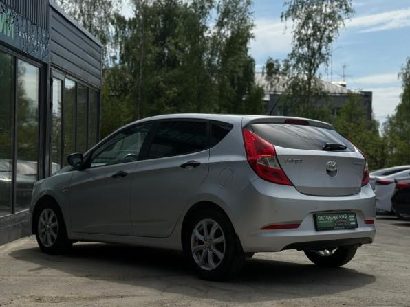 Hyundai Solaris I Рестайлинг с пробегом 2015 года, цена 899 000 рублей, 90000 км, хэтчбек, Автокод Объявления