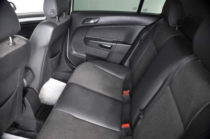 Opel Astra H Рестайлинг с пробегом 2011 года, цена 769 000 рублей, 131185 км, хэтчбек, Автокод Объявления