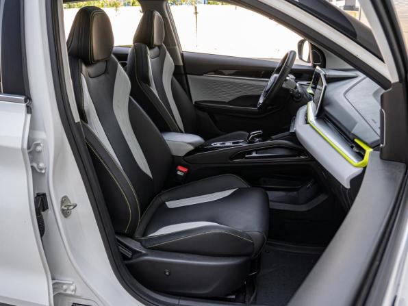 Geely Coolray I Рестайлинг с пробегом 2023 года, цена 2 130 000 рублей, 29845 км, внедорожник, Автокод Объявления