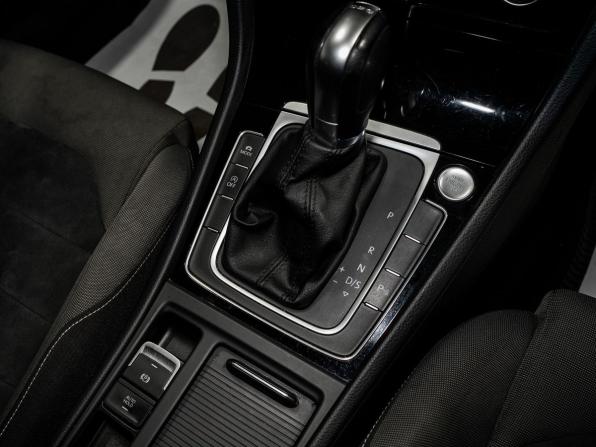 Volkswagen Golf VII с пробегом 2014 года, цена 1 395 000 рублей, 80332 км, универсал, Автокод Объявления