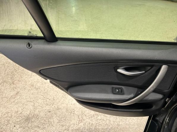 BMW 1 серии I (E81/E82/E87/E88) Рестайлинг с пробегом 2009 года, цена 609 000 рублей, 294825 км, хэтчбек, Автокод Объявления