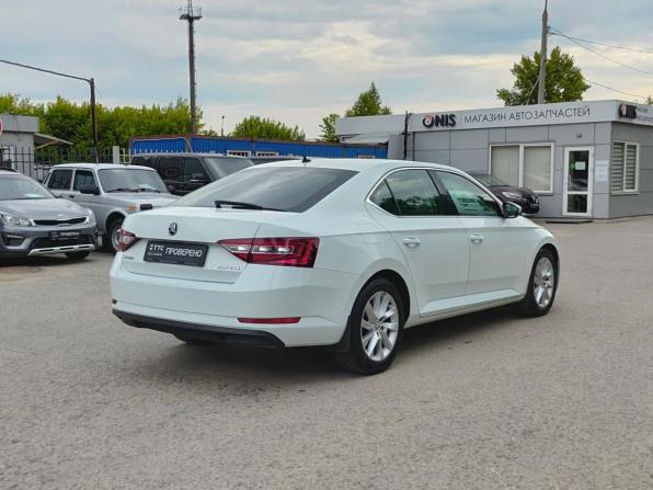 Skoda Superb III с пробегом 2016 года, цена 1 580 000 рублей, 247892 км, лифтбек, Автокод Объявления