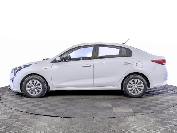 Kia Rio IV Рестайлинг с пробегом 2021 года, цена 1 540 000 рублей, 91232 км, седан, Автокод Объявления