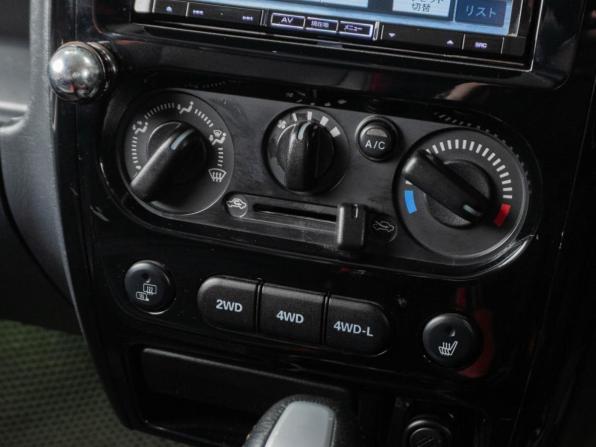 Suzuki Jimny III Рестайлинг 2 с пробегом 2013 года, цена 1 349 000 рублей, 51139 км, внедорожник, Автокод Объявления