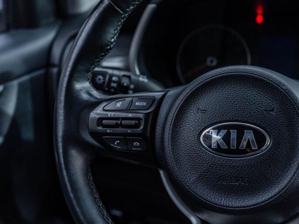Kia Rio IV Рестайлинг с пробегом 2021 года, цена 1 429 000 рублей, 139023 км, седан, Автокод Объявления