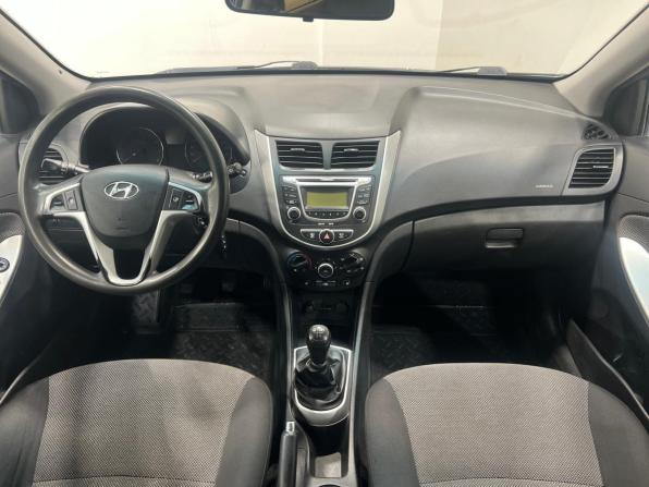 Hyundai Solaris I с пробегом 2013 года, цена 715 000 рублей, 180000 км, седан, Автокод Объявления