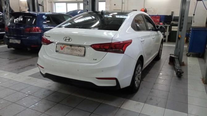 Hyundai Solaris II с пробегом 2018 года, цена 1 270 000 рублей, 142830 км, седан, Автокод Объявления