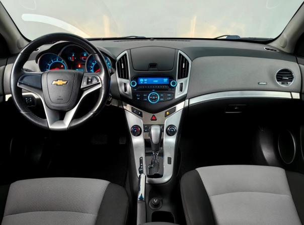 Chevrolet Cruze I Рестайлинг с пробегом 2013 года, цена 699 000 рублей, 156951 км, хэтчбек, Автокод Объявления