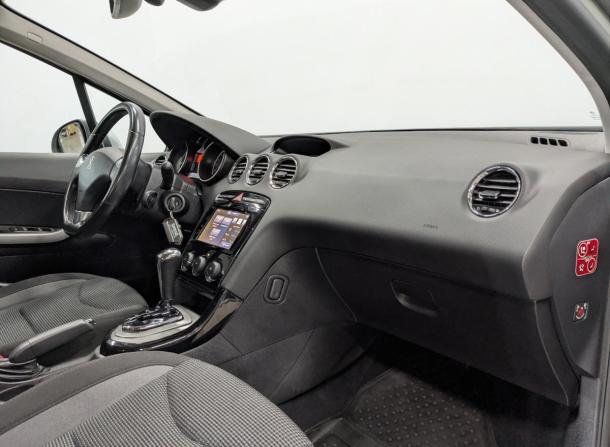 Peugeot 408 I Рестайлинг с пробегом 2017 года, цена 1 355 000 рублей, 57078 км, седан, Автокод Объявления