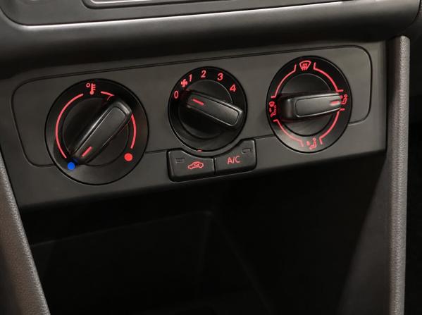 Volkswagen Polo V Рестайлинг с пробегом 2016 года, цена 850 000 рублей, 152000 км, седан, Автокод Объявления