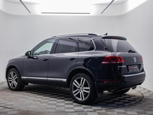 Volkswagen Touareg II с пробегом 2013 года, цена 1 740 000 рублей, 297227 км, внедорожник, Автокод Объявления
