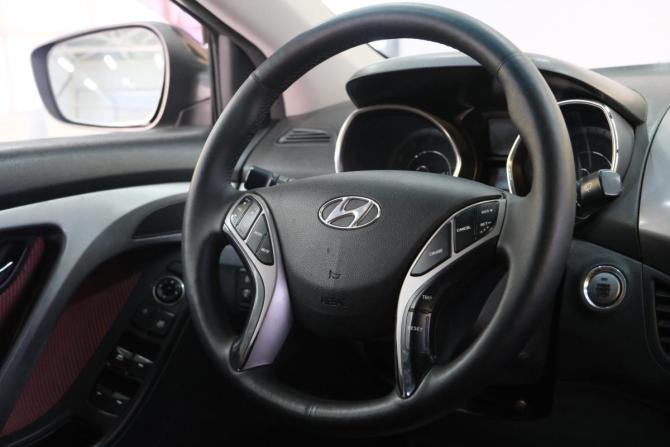 Hyundai Elantra V (MD) с пробегом 2012 года, цена 899 000 рублей, 178000 км, седан, Автокод Объявления