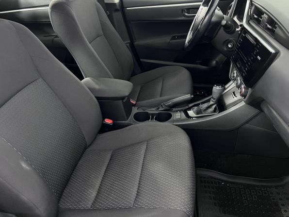 Toyota Corolla XI (E160 E170 E180) Рестайлинг 1 с пробегом 2017 года, цена 1 720 000 рублей, 94702 км, седан, Автокод Объявления