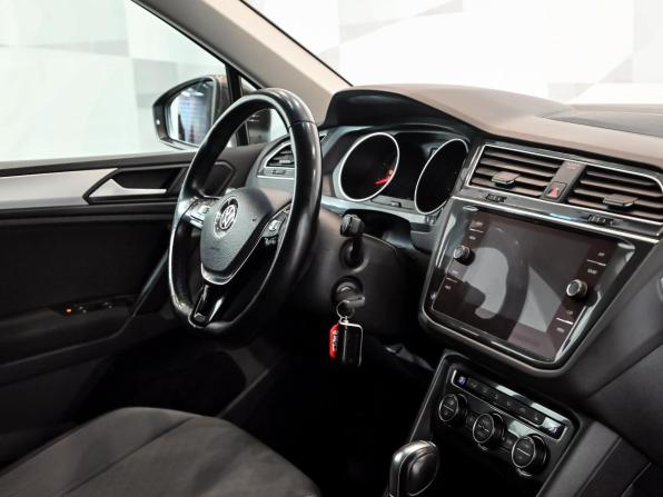 Volkswagen Tiguan II с пробегом 2019 года, цена 2 500 000 рублей, 112950 км, внедорожник, Автокод Объявления
