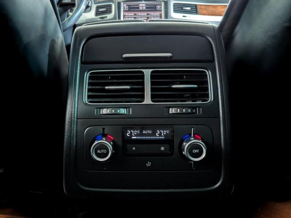Volkswagen Touareg II с пробегом 2010 года, цена 1 994 900 рублей, 278000 км, внедорожник, Автокод Объявления