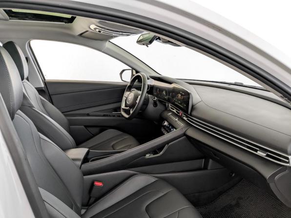 Hyundai Elantra VII (CN7) Рестайлинг с пробегом 2023 года, цена 2 049 000 рублей, 40500 км, седан, Автокод Объявления