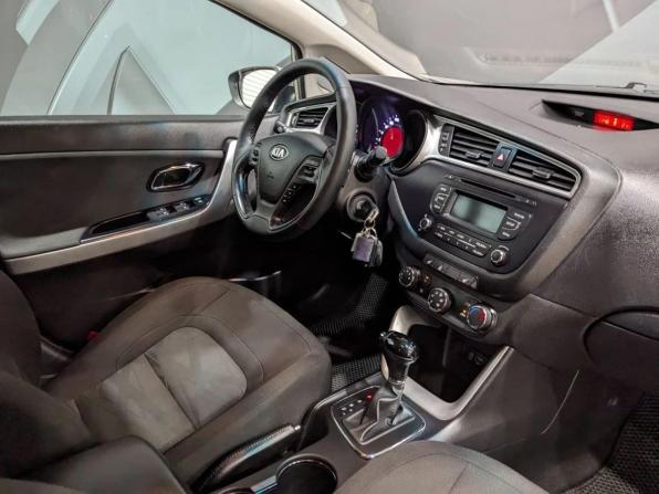 Kia Ceed II Рестайлинг с пробегом 2015 года, цена 1 035 000 рублей, 113809 км, хэтчбек, Автокод Объявления