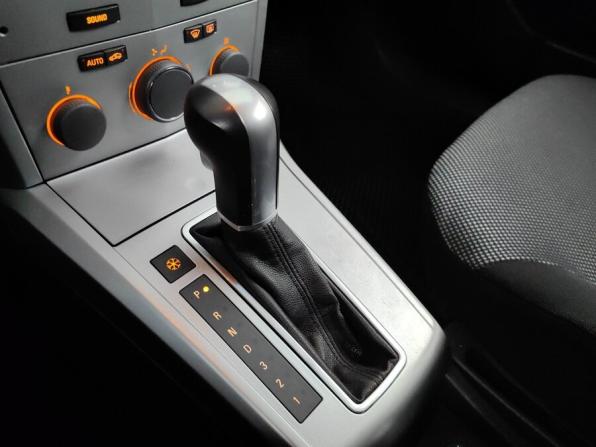 Opel Astra H Рестайлинг с пробегом 2010 года, цена 425 000 рублей, 200461 км, хэтчбек, Автокод Объявления