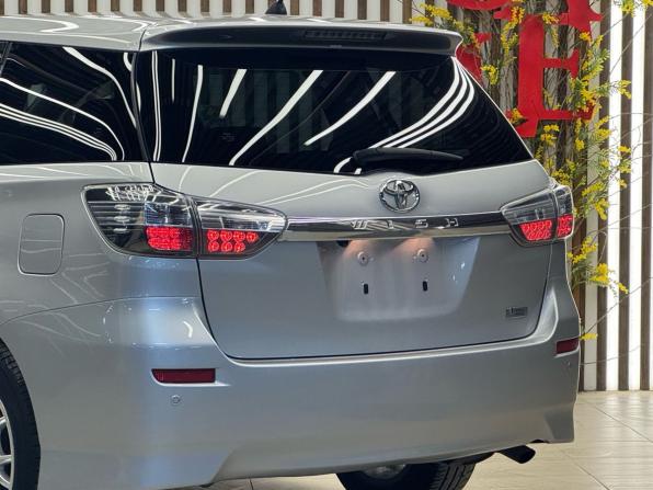Toyota Wish II Рестайлинг с пробегом 2013 года, цена 1 668 000 рублей, 97400 км, минивэн, Автокод Объявления