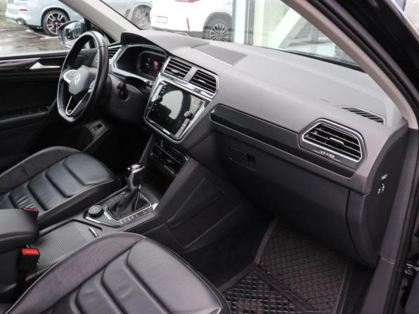 Volkswagen Tiguan II Рестайлинг с пробегом 2021 года, цена 3 253 000 рублей, 95809 км, внедорожник, Автокод Объявления