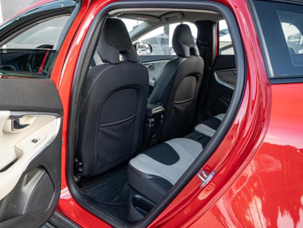 Volvo V40 II с пробегом 2015 года, цена 1 550 000 рублей, 168620 км, хэтчбек, Автокод Объявления