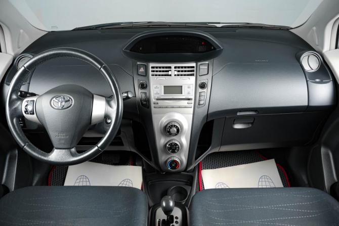Toyota Yaris II с пробегом 2007 года, цена 649 000 рублей, 74400 км, хэтчбек, Автокод Объявления