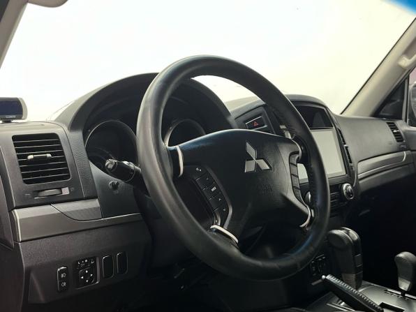 Mitsubishi Pajero IV Рестайлинг 1 с пробегом 2011 года, цена 1 689 000 рублей, 259859 км, внедорожник, Автокод Объявления