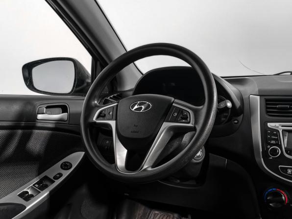 Hyundai Solaris I с пробегом 2012 года, цена 800 000 рублей, 95006 км, седан, Автокод Объявления