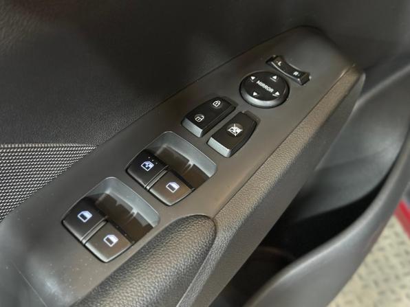 Hyundai Solaris II с пробегом 2018 года, цена 1 399 000 рублей, 122359 км, седан, Автокод Объявления