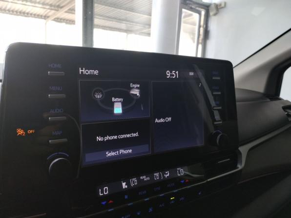 Toyota Sienna IV с пробегом 2022 года, цена 4 700 000 рублей, 129439 км, минивэн, Автокод Объявления
