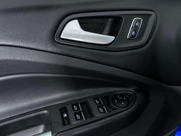 Ford Kuga II с пробегом 2015 года, цена 1 050 000 рублей, 199064 км, внедорожник, Автокод Объявления