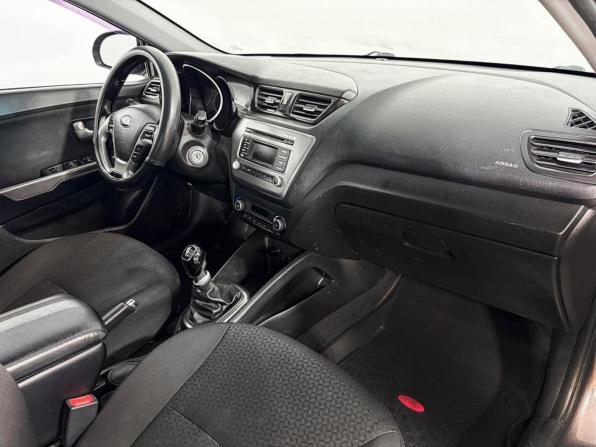 Kia Rio III Рестайлинг с пробегом 2016 года, цена 864 000 рублей, 174160 км, седан, Автокод Объявления