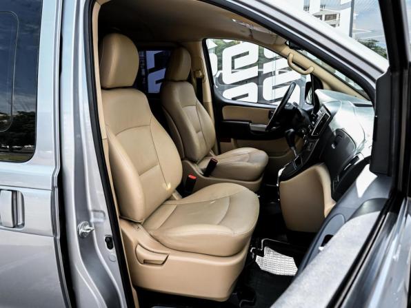 Hyundai H-1 II Рестайлинг с пробегом 2016 года, цена 2 199 000 рублей, 193419 км, минивэн, Автокод Объявления
