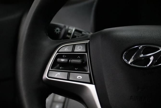 Hyundai Solaris II Рестайлинг с пробегом 2021 года, цена 1 545 450 рублей, 108023 км, седан, Автокод Объявления