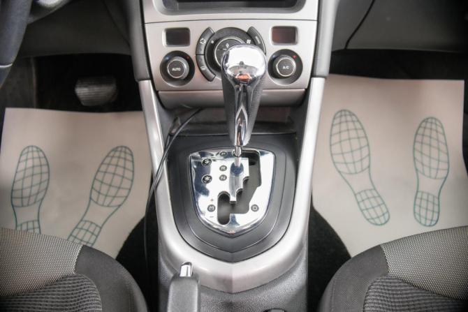 Peugeot 308 I Рестайлинг с пробегом 2012 года, цена 649 000 рублей, 228000 км, хэтчбек, Автокод Объявления
