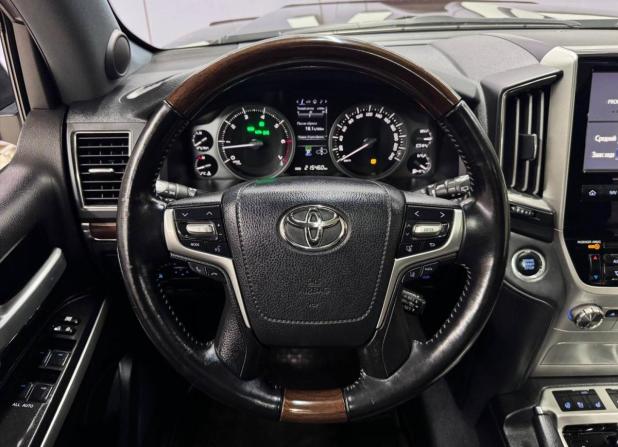 Toyota Land Cruiser 200 Series Рестайлинг 2 с пробегом 2018 года, цена 8 099 000 рублей, 215460 км, внедорожник, Автокод Объявления