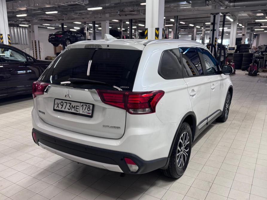 Mitsubishi Outlander III Рестайлинг 2 Санкт-Петербург  - изображение 3