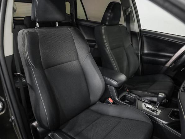 Toyota RAV4 IV (XA40) Рестайлинг с пробегом 2019 года, цена 2 489 000 рублей, 115000 км, внедорожник, Автокод Объявления