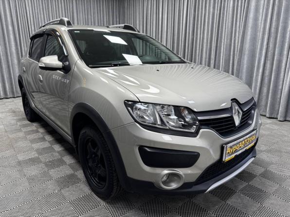 Renault Sandero II с пробегом 2017 года, цена 915 000 рублей, 120933 км, хэтчбек, Автокод Объявления