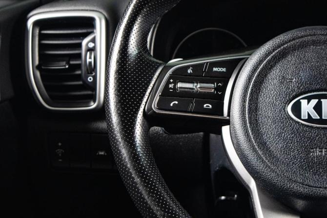 Kia Sportage IV Рестайлинг с пробегом 2019 года, цена 2 239 000 рублей, 107000 км, внедорожник, Автокод Объявления