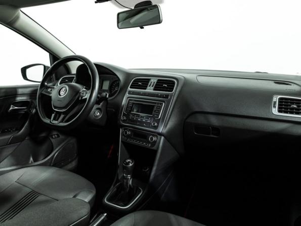 Volkswagen Polo V Рестайлинг с пробегом 2016 года, цена 1 048 790 рублей, 137881 км, седан, Автокод Объявления