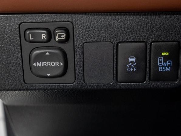 Toyota RAV4 IV (XA40) с пробегом 2012 года, цена 1 949 000 рублей, 135728 км, внедорожник, Автокод Объявления