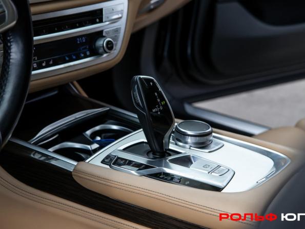 BMW 7 серии VI (G11/G12) с пробегом 2015 года, цена 3 478 000 рублей, 124768 км, седан, Автокод Объявления