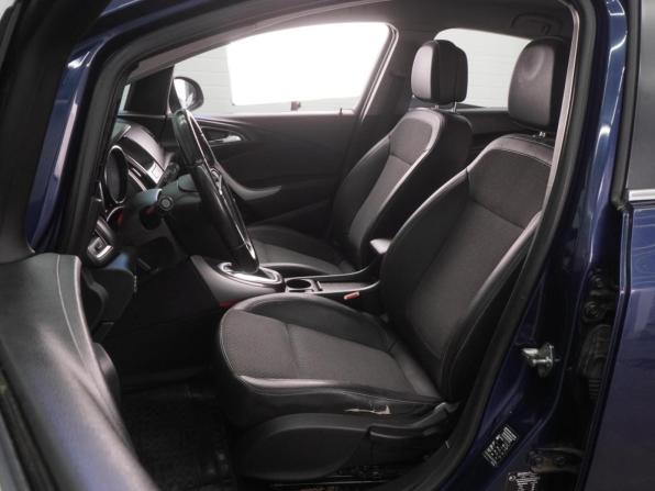 Opel Astra J с пробегом 2011 года, цена 699 000 рублей, 128534 км, хэтчбек, Автокод Объявления