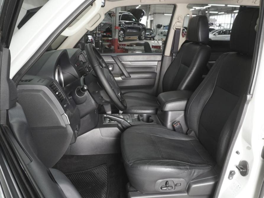 Mitsubishi Pajero IV Рестайлинг 1 Ростов-на-Дону  - изображение 10
